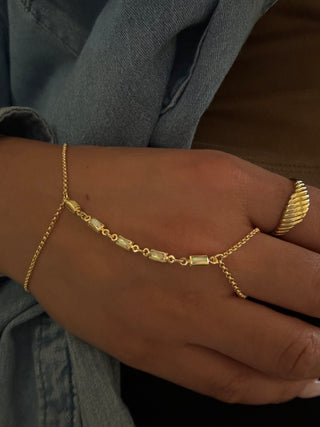 Cleopatra Handchain